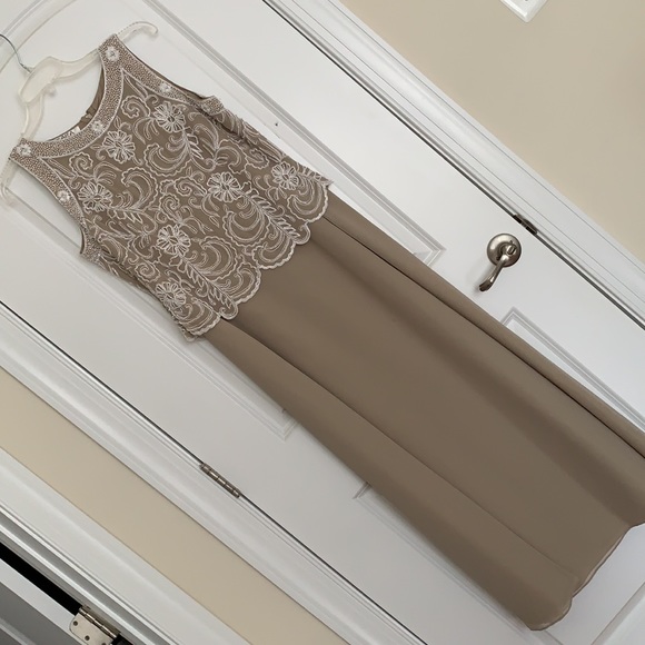 JKARA beaded evening dress in beige - Picture 4 of 13